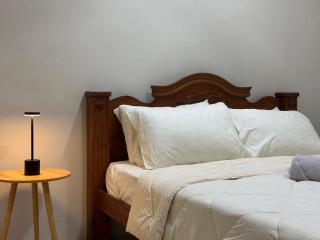 Runa Homestay Jasin - Cozy 3BR with AC & Netflix - 2