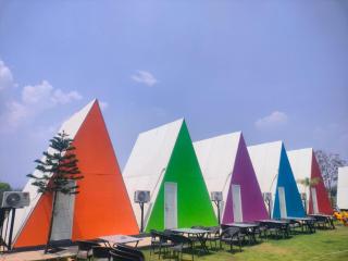 Sizzle Bay Resort - 1