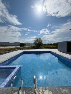 Sizzle Bay Resort - 2