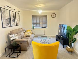 4 Bed House - Sleeps 7 - Pets - Parking - Wifi - 8