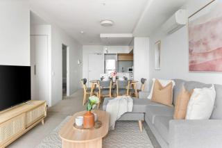 Comfy 2BR Apt Near the Yarra River - 0