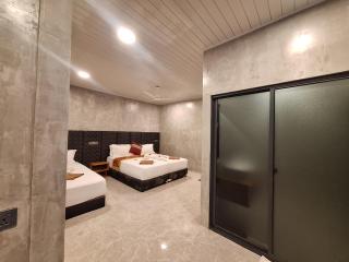 New Breeze Thoddoo Inn - 8