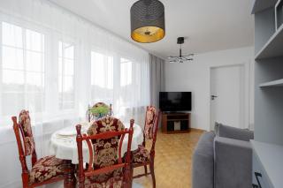 Spacious Apartment Close to Warsaw for 5 people by Noclegi Renters - 5