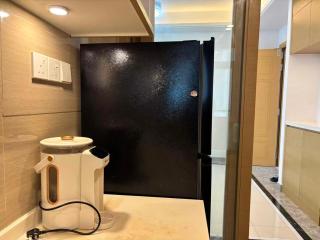 TheBess Hotel Tokyo is located adjacent to Singapore and offers a sea viewIt is a family business smart room with the sea view of Princess Bay富力公主湾 - 8