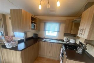2 Bed Caravan-Sleeps 6-Pet Friendly - 5