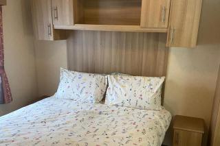2 Bed Caravan-Sleeps 6-Pet Friendly - 3
