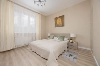 Beige Apartment near PGE and Park Praski Perfect for Remote Work by Noclegi Renters - 0