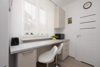 Beige Apartment near PGE and Park Praski Perfect for Remote Work by Noclegi Renters - 8