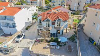 Luxury Beach Apartment w Sunset Sea Views - 9