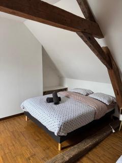 "Rêves de Gamins", Chambre de droite, 4 couchages dans gîte de campagne "La Camusière", proche du Pôle Européen et du circuit des 24h - 9