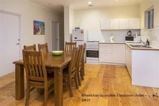 Sea Breeze West Chalet Yallingup - 4