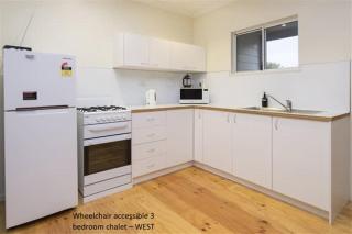 Sea Breeze West Chalet Yallingup - 3