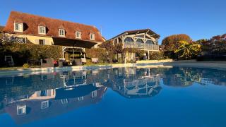 Hôtel Bien-Être Aux Cyprès de Marquay - 0