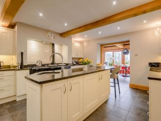 3 Bed in Halifax 90209 - 5