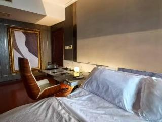 Panoramic views of the Bund and the Yangtze River, adjacent to the Oriental Pearl Tower, a top-tier luxury residence in Shanghai - 3