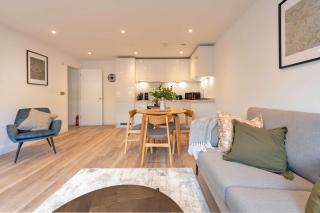 Fabulous 2BR Apartment at Trinity Point Gravesend - 9