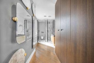 The Penthouse Pause - Soho - by Frankie Says - 6