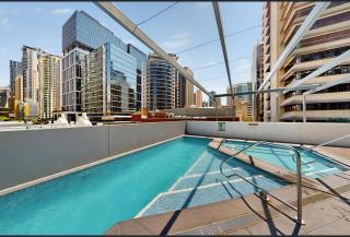 Centre CBD - Pool Spa Gym - Water View - Sleep 4 - 6