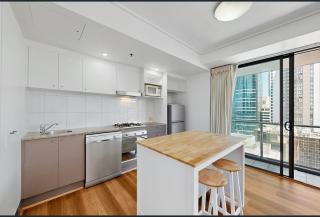 Centre CBD - Pool Spa Gym - Water View - Sleep 4 - 8