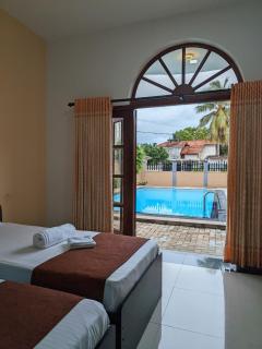 Hotel Transylvania - Negombo - 2