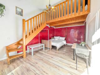 Rynek Wrocław Apartment with Mezzanine by BookingHost - 4