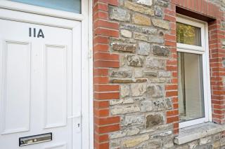 3Bedroom Home Near Cardiff Central with Garden - 4