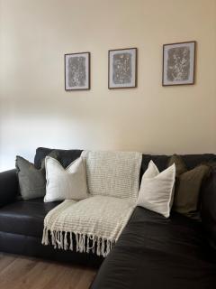 Contractor Friendly House, Parking, Links to M5 & M6 - 6