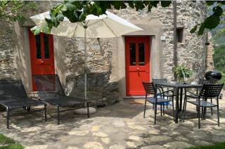 1 Bed Cottage Sleeps 4 Private Garden - Pool - 8