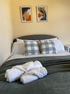 Contractor Friendly House, Parking, Links to M5 & M6 - 2