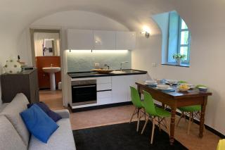 1 Bed Cottage Sleeps 4 Private Garden - Pool - 7