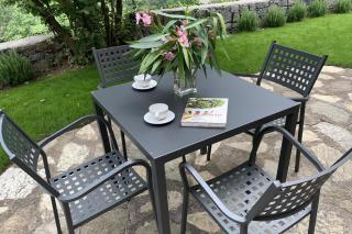 1 Bed Cottage Sleeps 4 Private Garden - Pool - 3