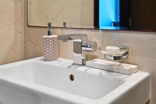 Serene Escape in Bustling Marina and JBR, Ensuite 2BR, Sky Garden Access - Dubai - 1