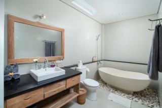 Honeymoon Villa Aisha in The Heart of Legian - Seminyak - 1