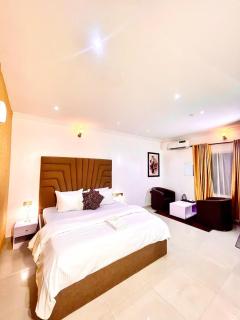 Vintage Classic Lodge - Ilado - 4