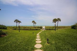 Breathtaking beach views await from this 2BR 2nd floor condo on Longboat Key The Beach Fact Oar - 9