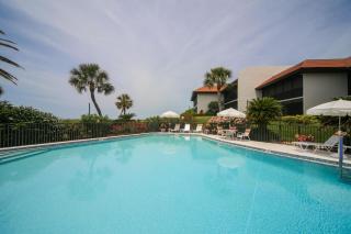Breathtaking beach views await from this 2BR 2nd floor condo on Longboat Key The Beach Fact Oar - 8