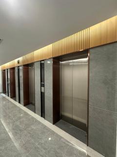 Phòng ngủ có ban công thoáng mát tại Thủ Đức - 9