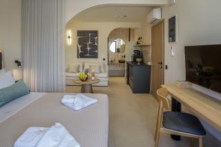 Karteris Luxury Suites - 2