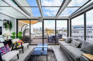 Eclectic Duplex with Large Balcony by HolyGuest - 9