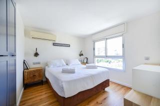 Eclectic Duplex with Large Balcony by HolyGuest - 6