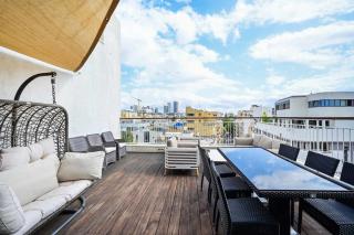 Eclectic Duplex with Large Balcony by HolyGuest - 3