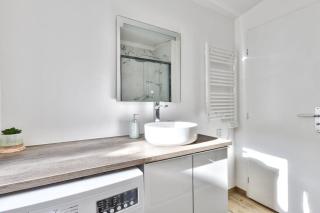 Marseille under the Sun with Terrace & Air Con near Old Port - 8