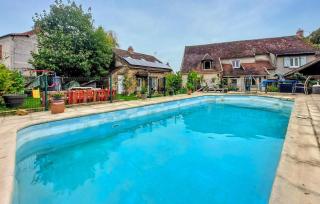 Nice Home In Boissy Le Châtel With Swimming Pool - 1