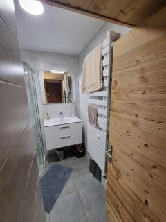 Studio rénové - balcon plein sud - 8