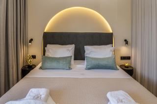 Karteris Luxury Suites - 8