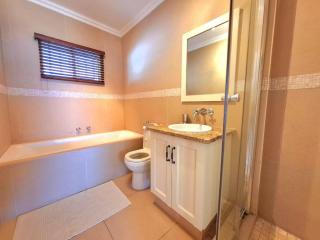 31 Pebble Beach, Ballito - 2