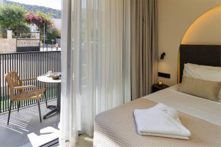 Karteris Luxury Suites - 1