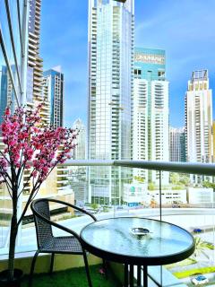 Serene Escape in Bustling Marina and JBR, Ensuite 2BR, Sky Garden Access - 8
