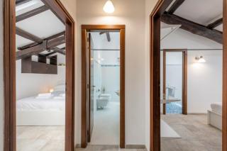 Luxury Sea Front Penthouse - B Home - 9