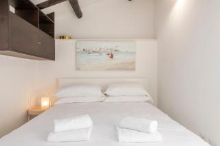 Luxury Sea Front Penthouse - B Home - 8